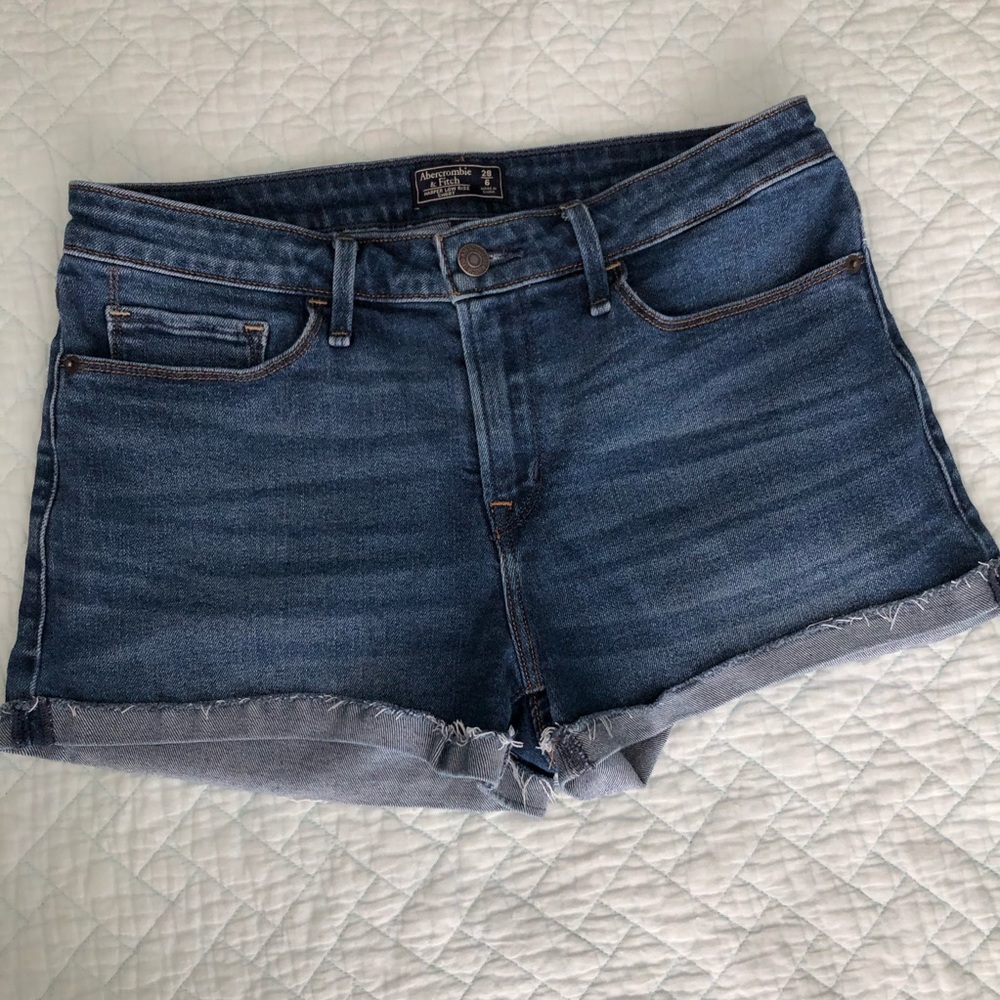 •Abercrombie & Fitch• Jean Short